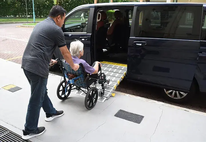 wheelchaie-taxi_taxivans